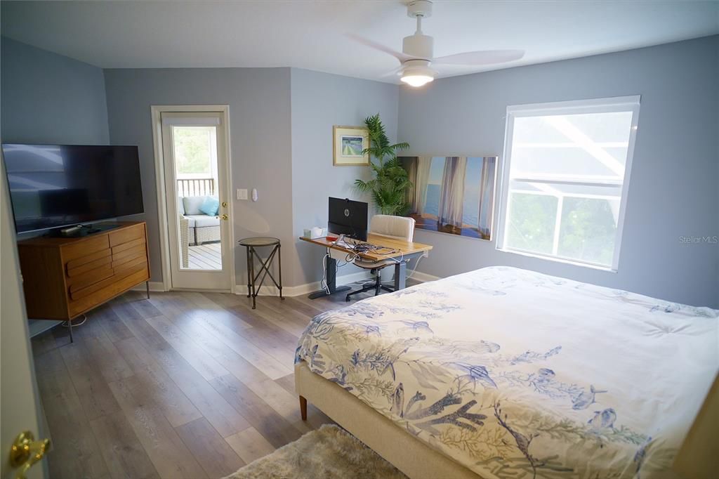 For Sale: $850,000 (6 beds, 4 baths, 4651 Square Feet)