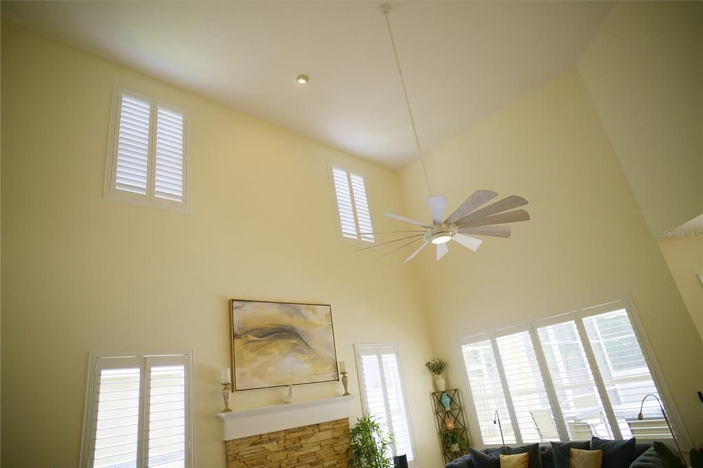 For Sale: $850,000 (6 beds, 4 baths, 4651 Square Feet)