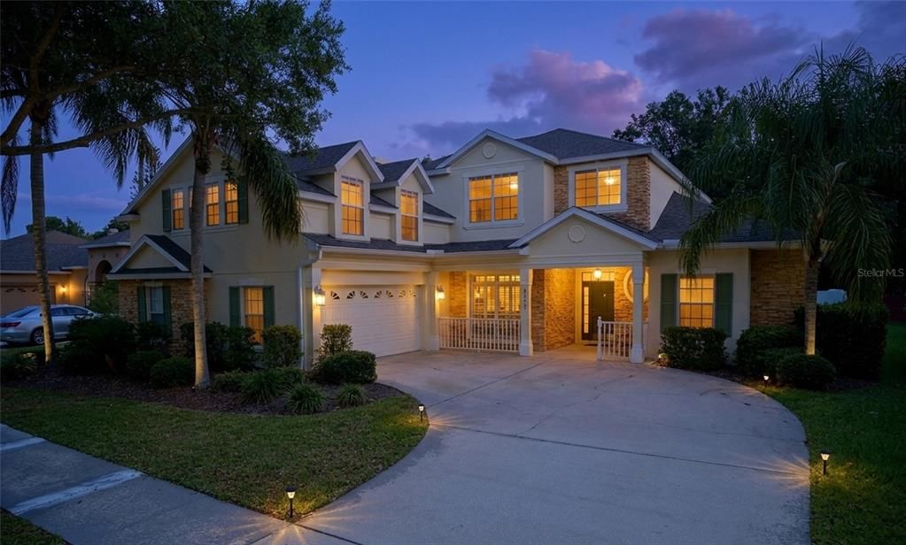For Sale: $850,000 (6 beds, 4 baths, 4651 Square Feet)