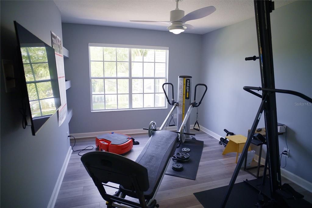 For Sale: $850,000 (6 beds, 4 baths, 4651 Square Feet)