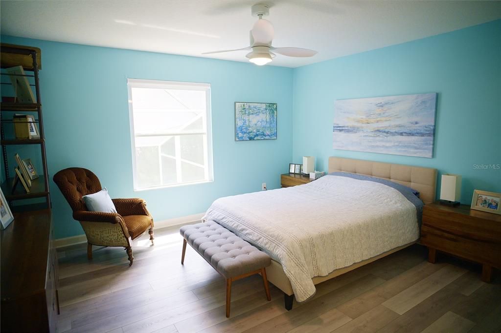 For Sale: $850,000 (6 beds, 4 baths, 4651 Square Feet)