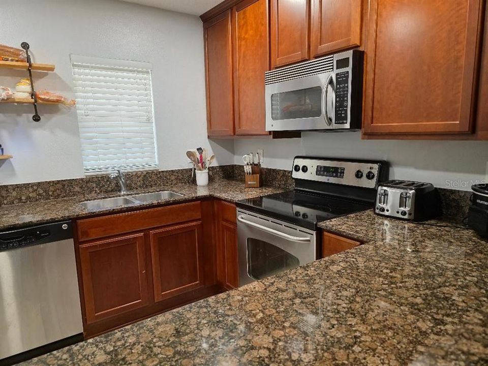 En Venta: $185,000 (2 camas, 2 baños, 1561 Pies cuadrados)