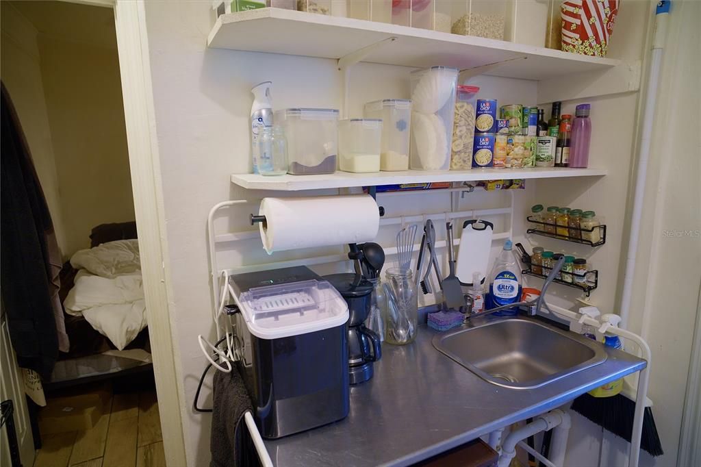 For Sale: $950,000 (0 beds, 0 baths, 1594 Square Feet)