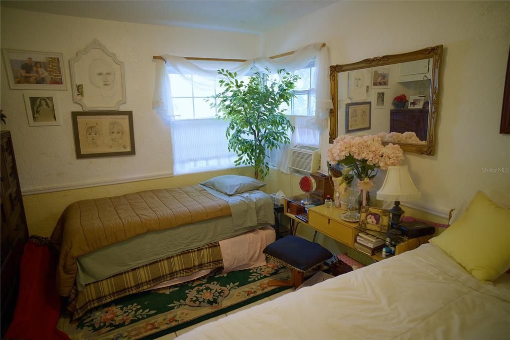 For Sale: $950,000 (0 beds, 0 baths, 1594 Square Feet)