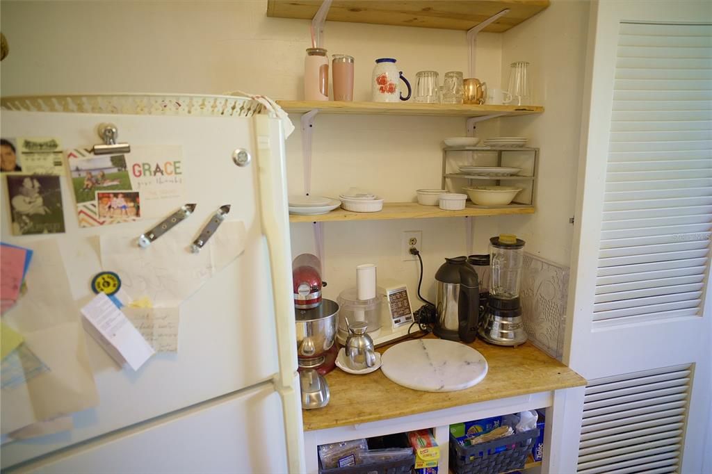 For Sale: $950,000 (0 beds, 0 baths, 1594 Square Feet)