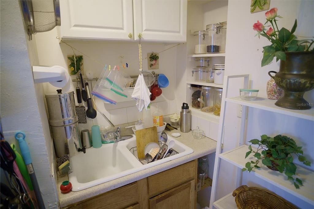 For Sale: $950,000 (0 beds, 0 baths, 1594 Square Feet)