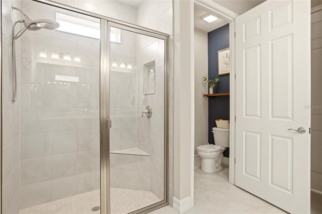 For Sale: $499,900 (4 beds, 2 baths, 2032 Square Feet)
