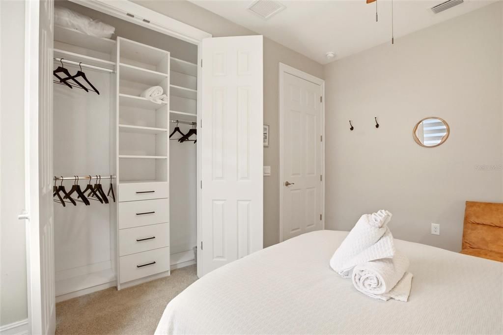 For Sale: $499,900 (4 beds, 2 baths, 2032 Square Feet)