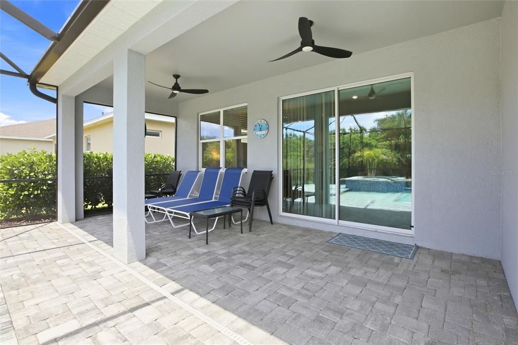 For Sale: $499,900 (4 beds, 2 baths, 2032 Square Feet)