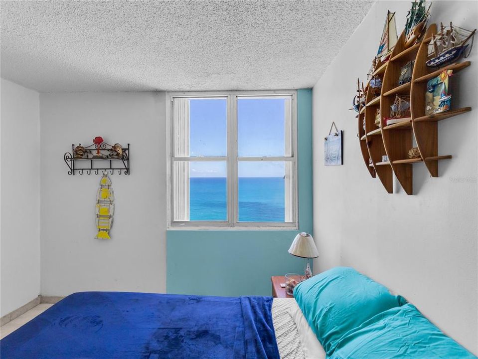 For Sale: $315,000 (2 beds, 1 baths, 858 Square Feet)