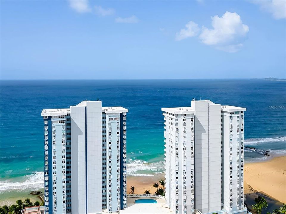 For Sale: $315,000 (2 beds, 1 baths, 858 Square Feet)