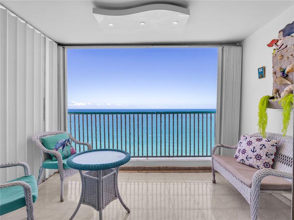 For Sale: $315,000 (2 beds, 1 baths, 858 Square Feet)