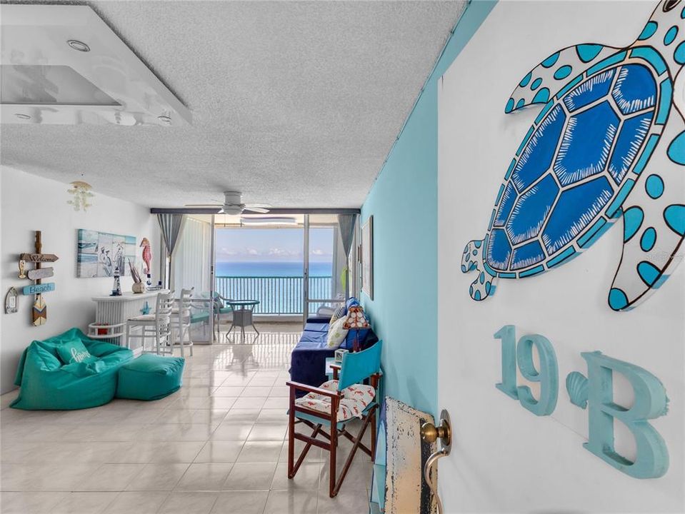 For Sale: $315,000 (2 beds, 1 baths, 858 Square Feet)