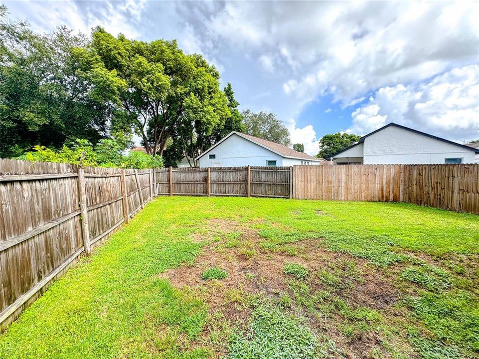 Active With Contract: $320,000 (3 beds, 2 baths, 1219 Square Feet)