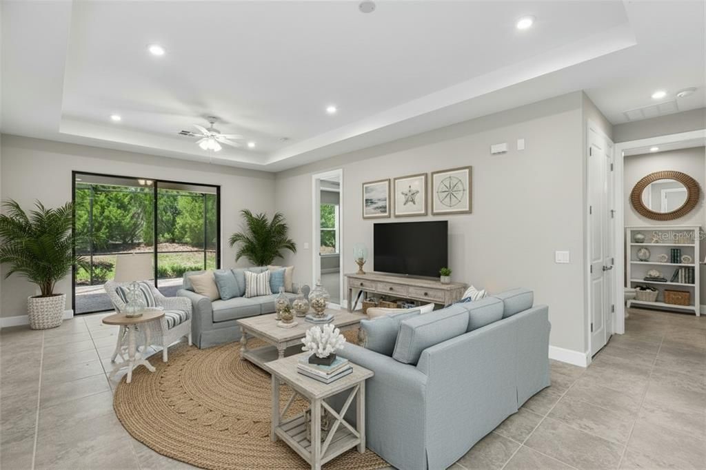 Active With Contract: $268,000 (2 beds, 2 baths, 1367 Square Feet)