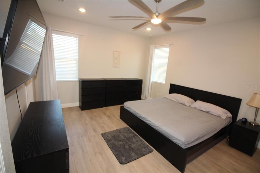 For Sale: $515,000 (4 beds, 2 baths, 1983 Square Feet)