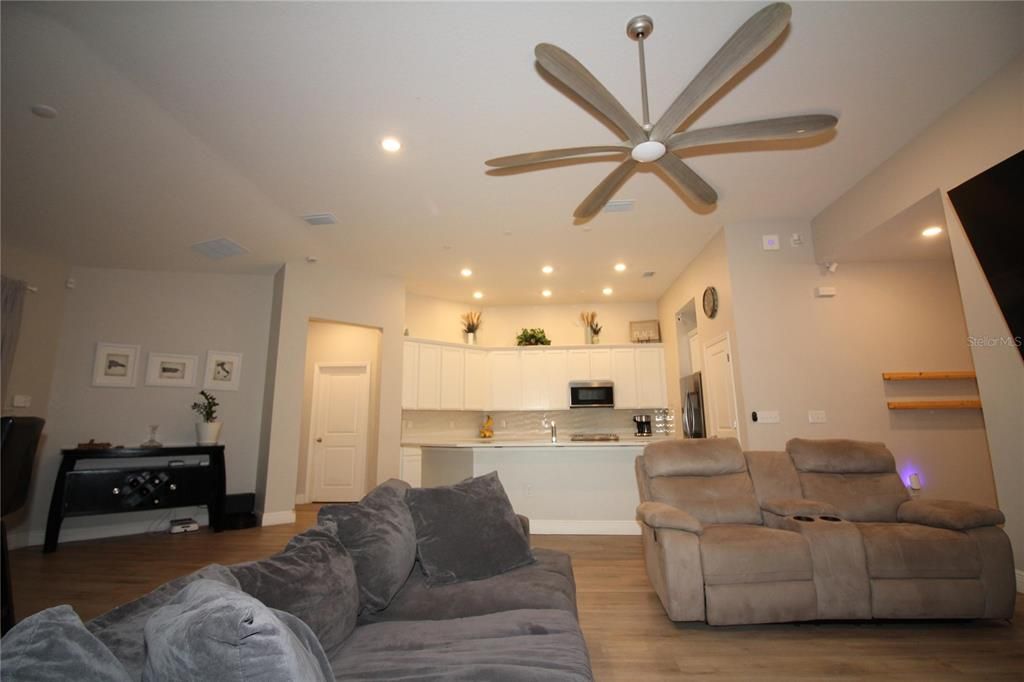 For Sale: $515,000 (4 beds, 2 baths, 1983 Square Feet)