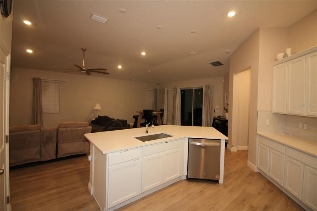 For Sale: $515,000 (4 beds, 2 baths, 1983 Square Feet)