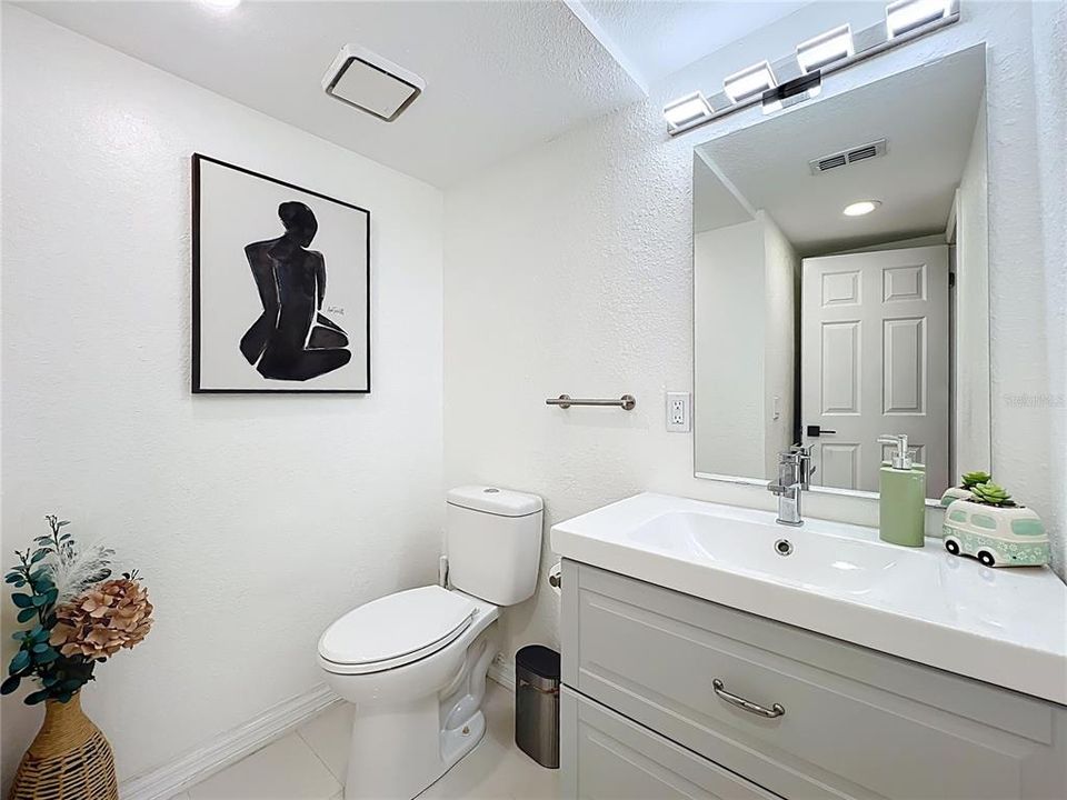 Active With Contract: $299,900 (3 beds, 2 baths, 1457 Square Feet)
