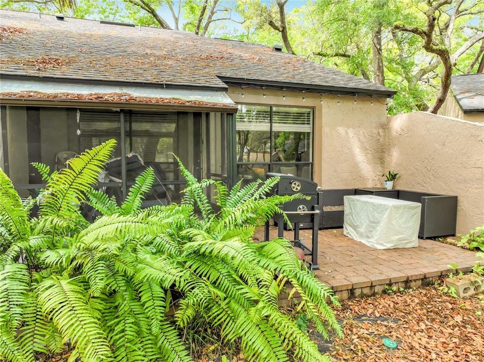 Active With Contract: $299,900 (3 beds, 2 baths, 1457 Square Feet)