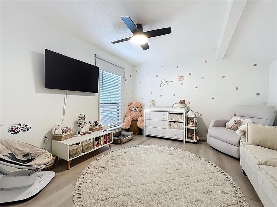 Active With Contract: $299,900 (3 beds, 2 baths, 1457 Square Feet)