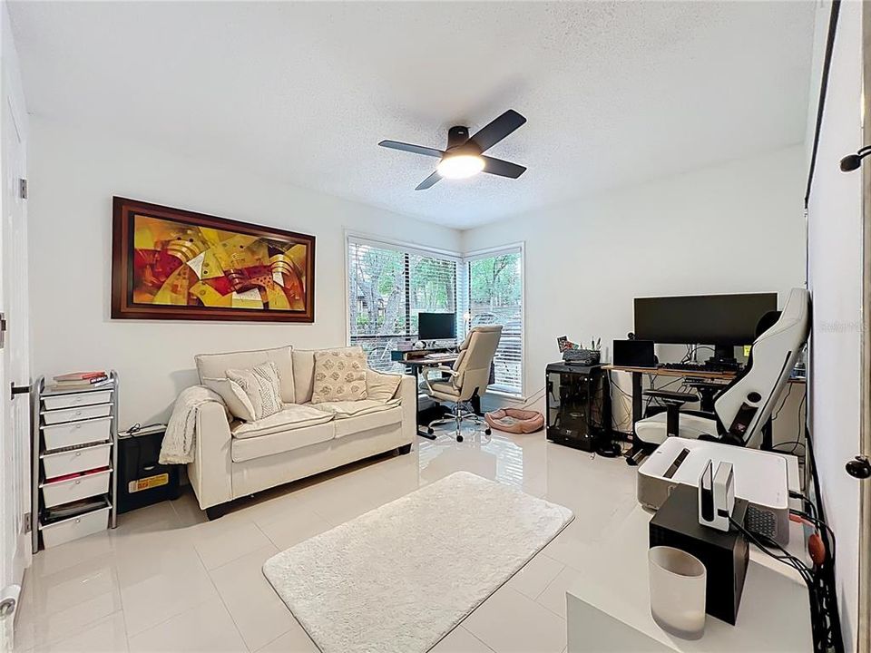 Active With Contract: $299,900 (3 beds, 2 baths, 1457 Square Feet)