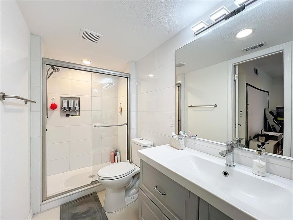 Active With Contract: $299,900 (3 beds, 2 baths, 1457 Square Feet)