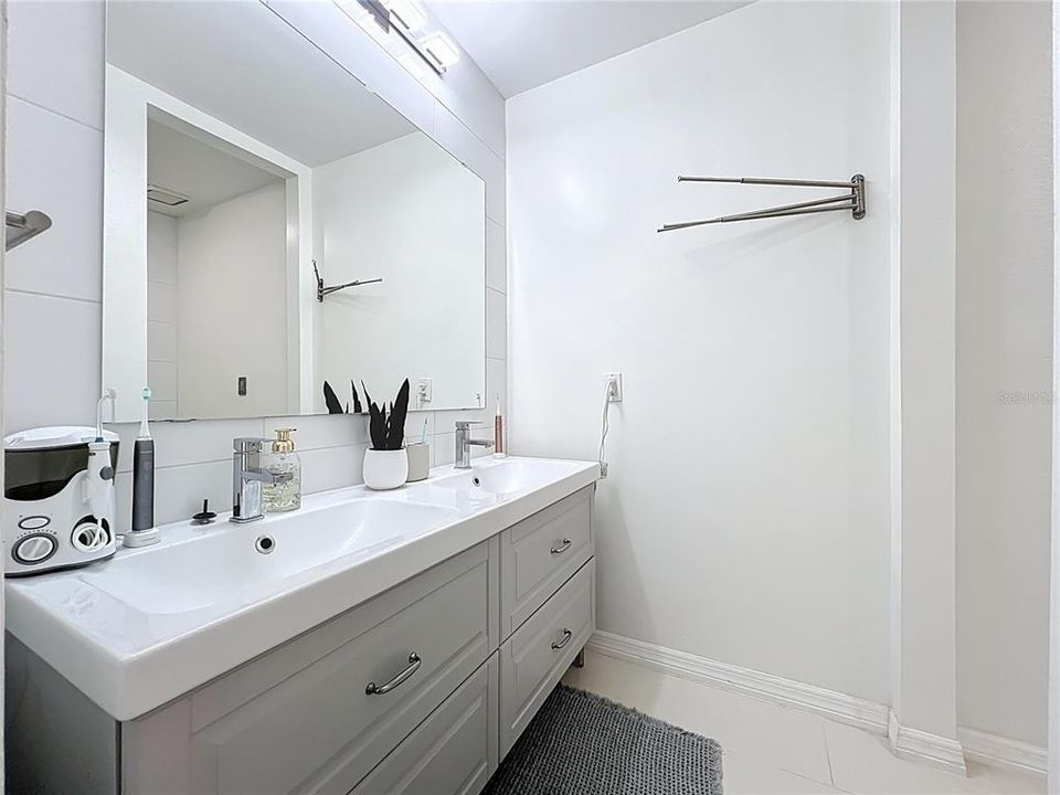 Active With Contract: $299,900 (3 beds, 2 baths, 1457 Square Feet)