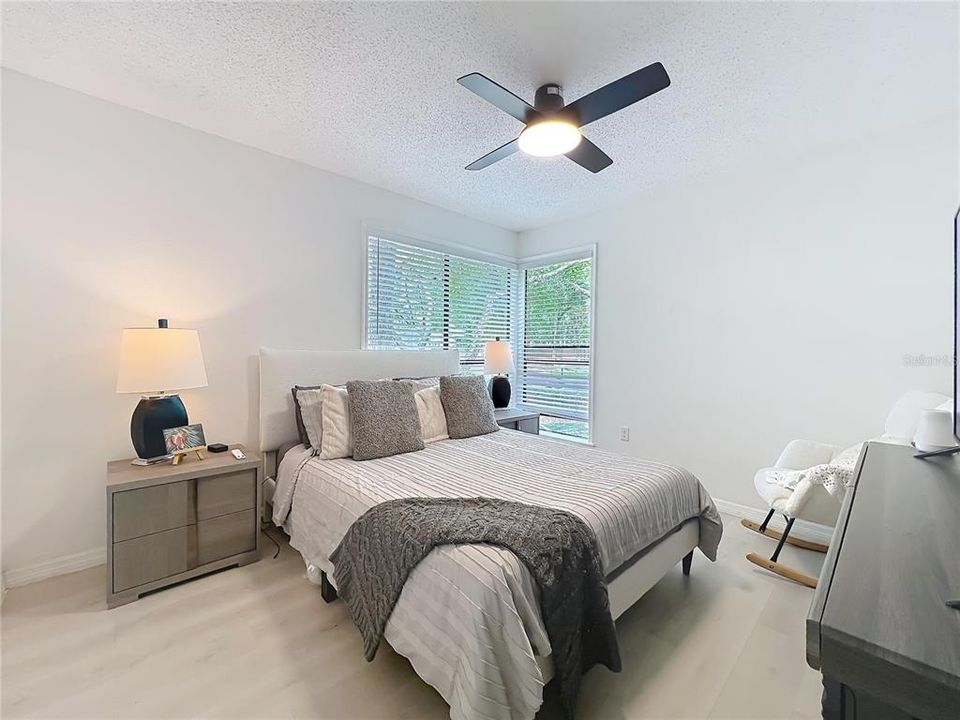 Active With Contract: $299,900 (3 beds, 2 baths, 1457 Square Feet)