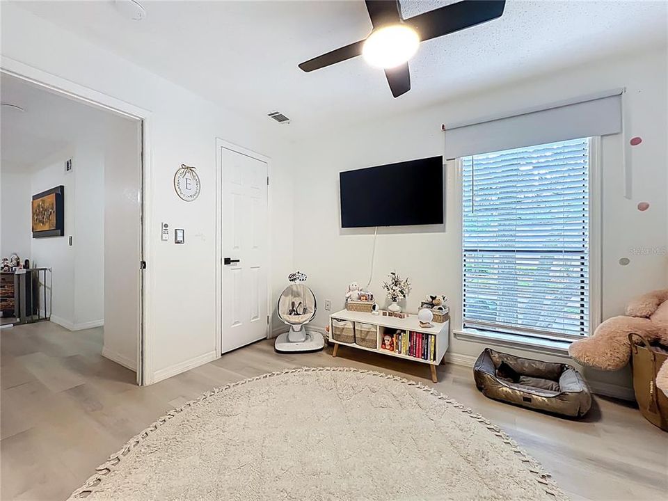 Active With Contract: $299,900 (3 beds, 2 baths, 1457 Square Feet)