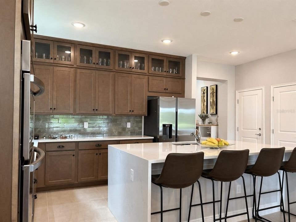 For Sale: $694,000 (5 beds, 3 baths, 2882 Square Feet)