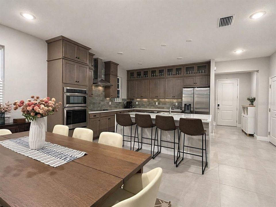 For Sale: $694,000 (5 beds, 3 baths, 2882 Square Feet)