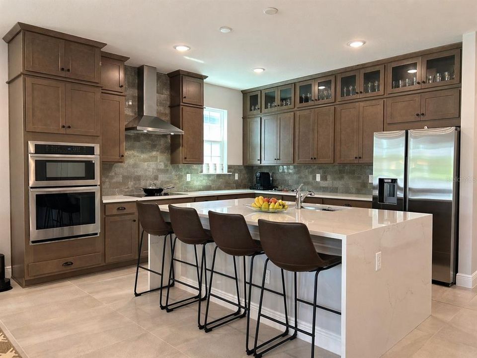 For Sale: $694,000 (5 beds, 3 baths, 2882 Square Feet)