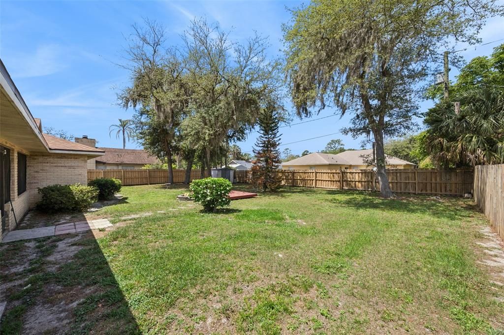 Activo con contrato: $325,000 (3 camas, 2 baños, 1819 Pies cuadrados)