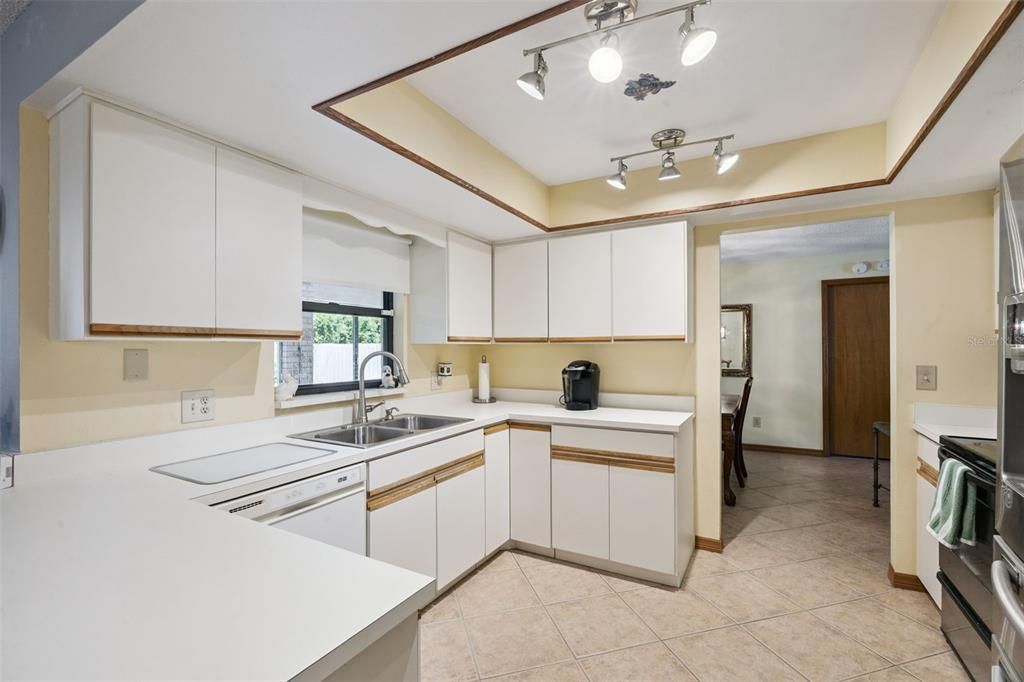 Activo con contrato: $325,000 (3 camas, 2 baños, 1819 Pies cuadrados)