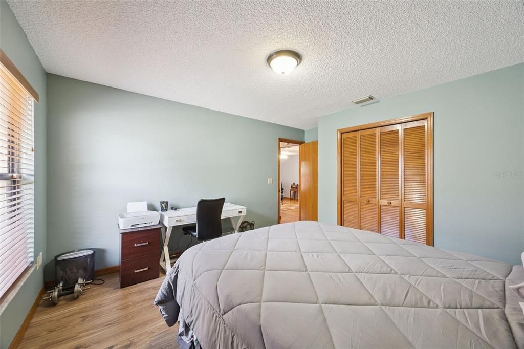 Activo con contrato: $325,000 (3 camas, 2 baños, 1819 Pies cuadrados)
