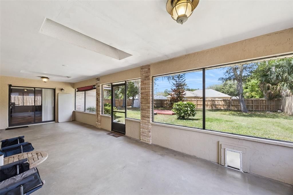 Activo con contrato: $325,000 (3 camas, 2 baños, 1819 Pies cuadrados)