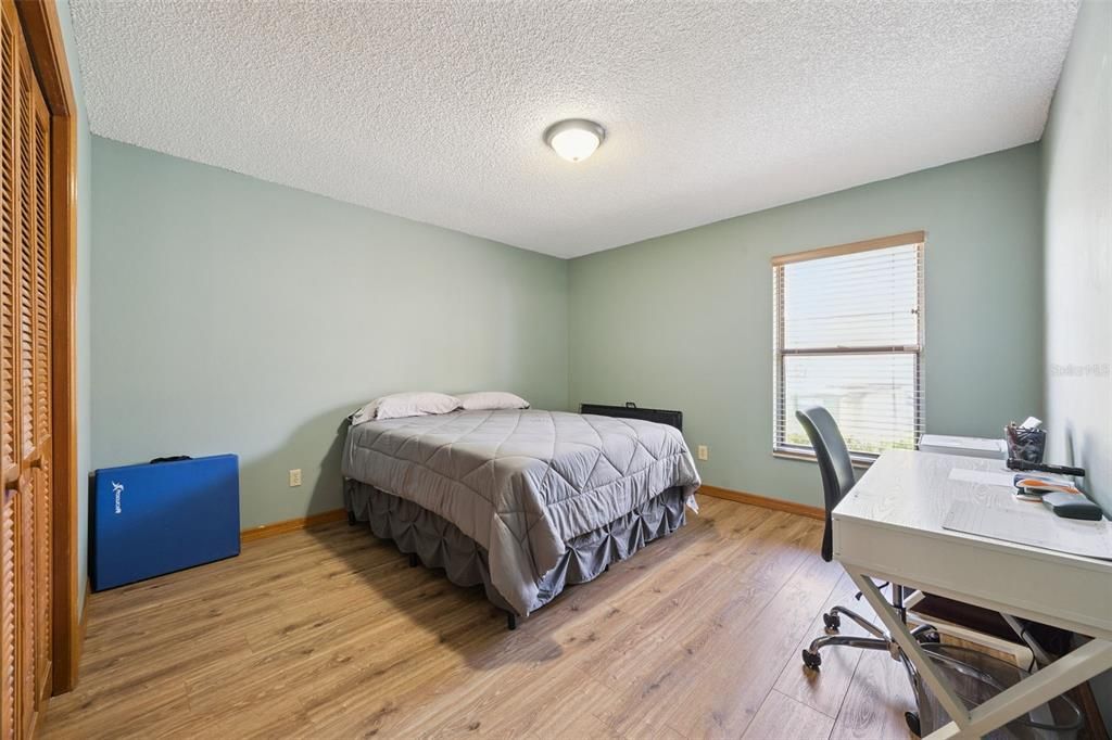 Activo con contrato: $325,000 (3 camas, 2 baños, 1819 Pies cuadrados)