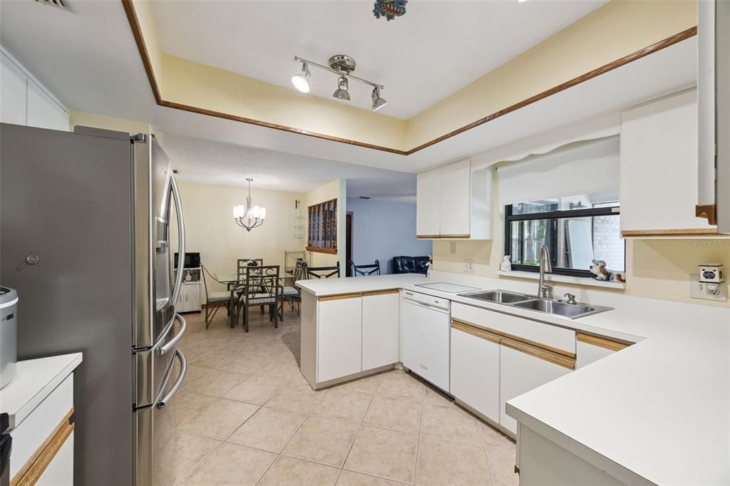 Activo con contrato: $325,000 (3 camas, 2 baños, 1819 Pies cuadrados)
