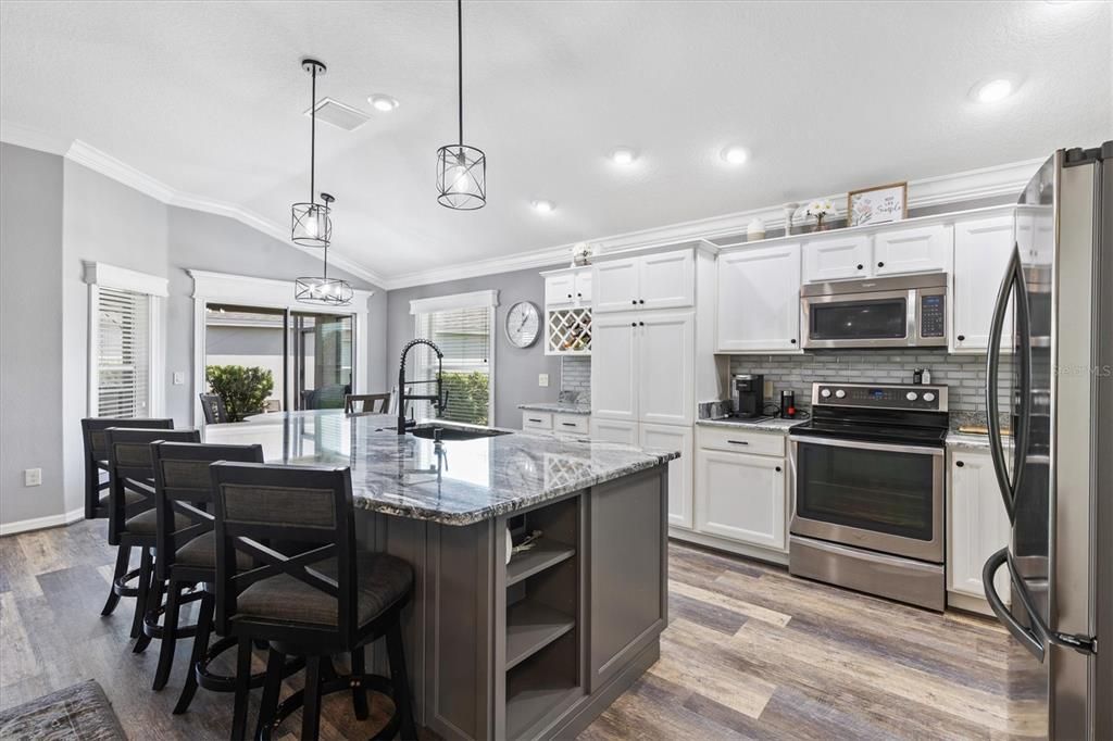 For Sale: $699,000 (3 beds, 2 baths, 1957 Square Feet)
