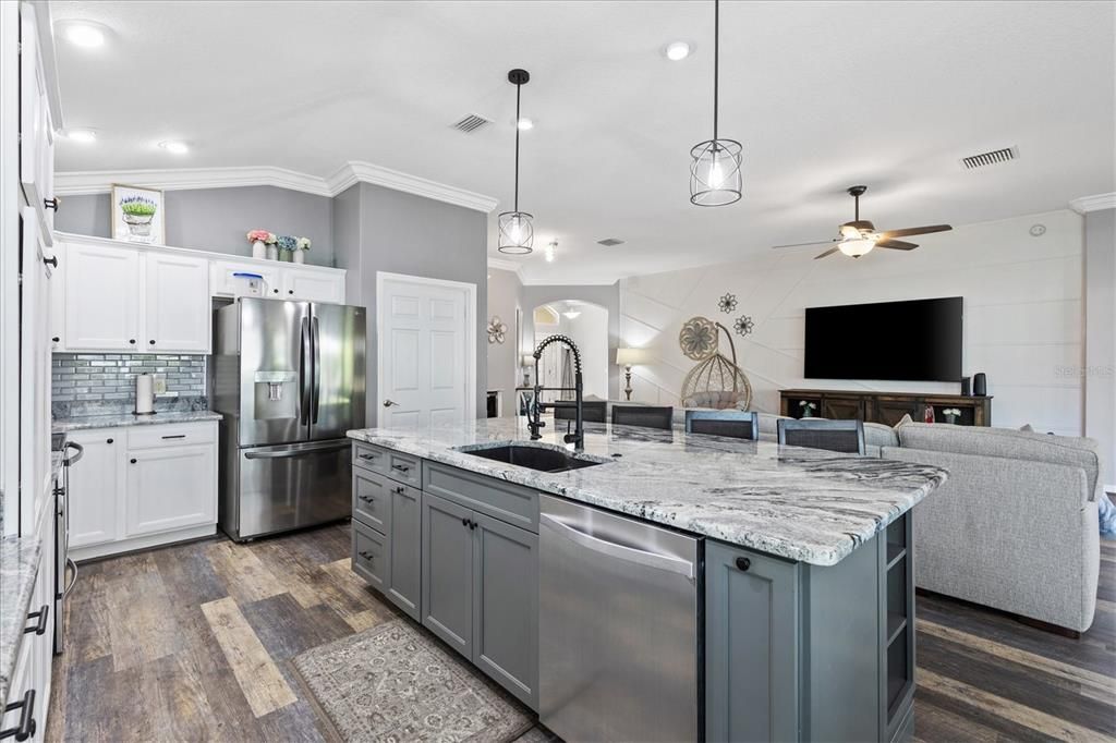 For Sale: $699,000 (3 beds, 2 baths, 1957 Square Feet)