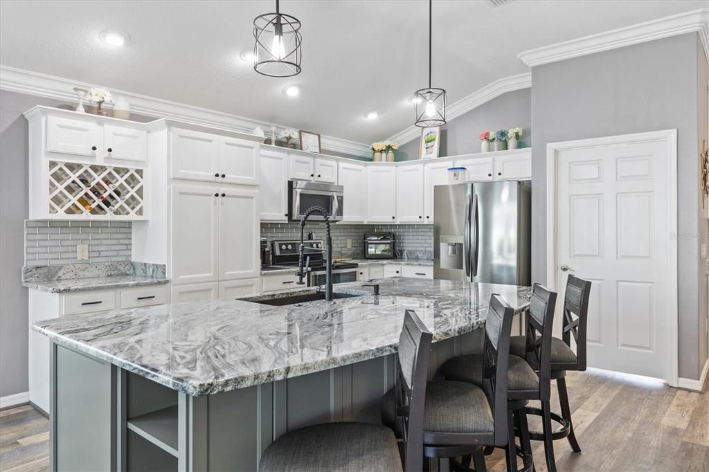 For Sale: $699,000 (3 beds, 2 baths, 1957 Square Feet)