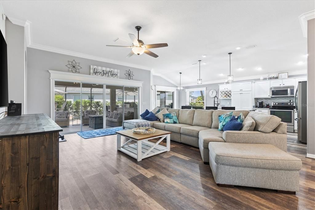 For Sale: $699,000 (3 beds, 2 baths, 1957 Square Feet)