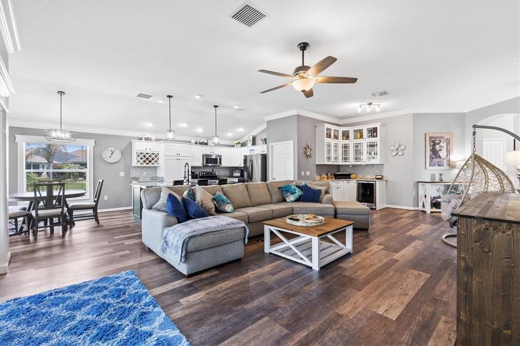 For Sale: $699,000 (3 beds, 2 baths, 1957 Square Feet)