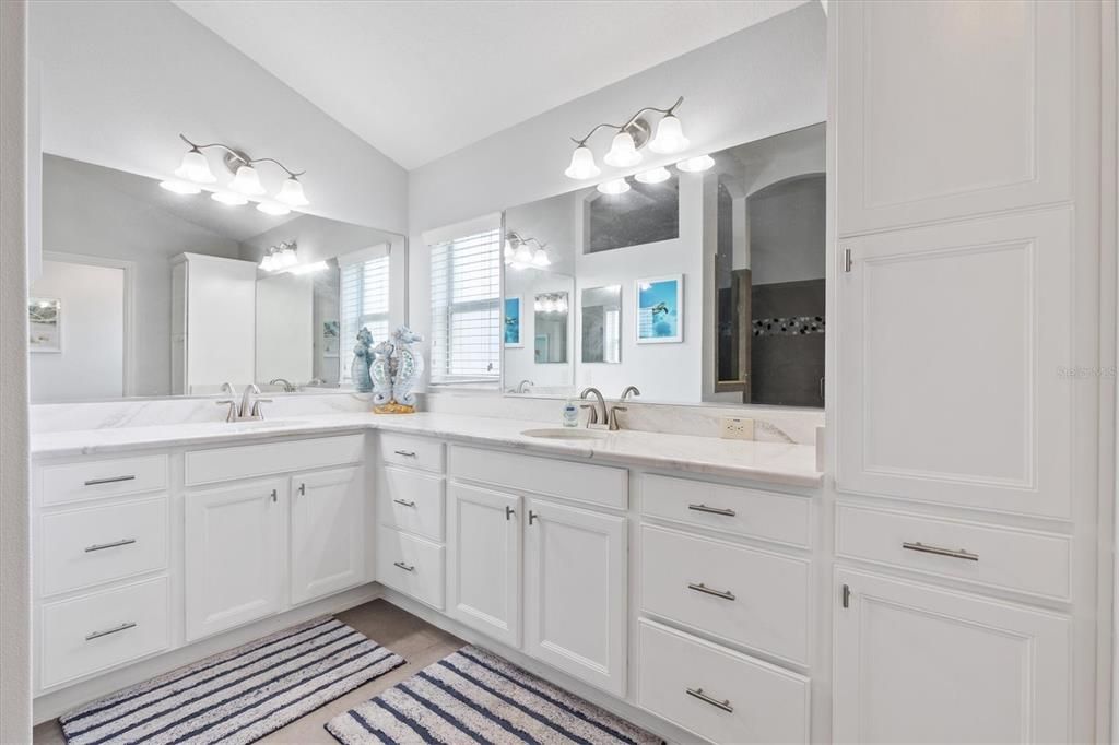 For Sale: $699,000 (3 beds, 2 baths, 1957 Square Feet)