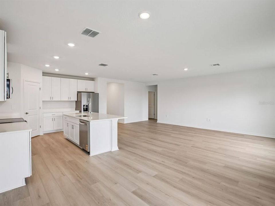 For Sale: $430,020 (4 beds, 3 baths, 2193 Square Feet)
