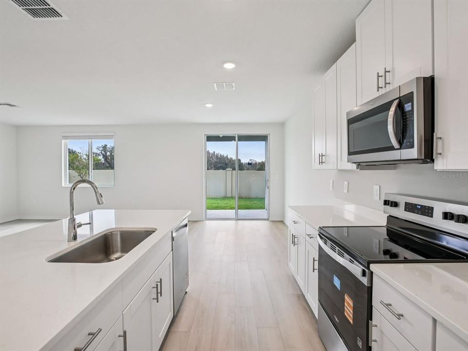 For Sale: $430,020 (4 beds, 3 baths, 2193 Square Feet)