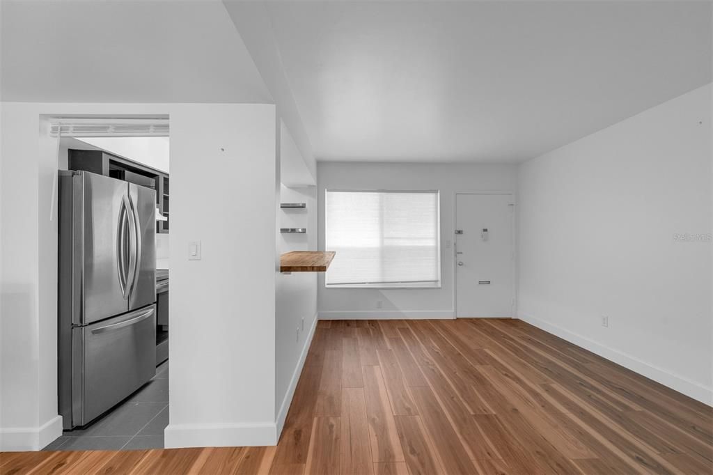 For Sale: $235,000 (1 beds, 1 baths, 612 Square Feet)