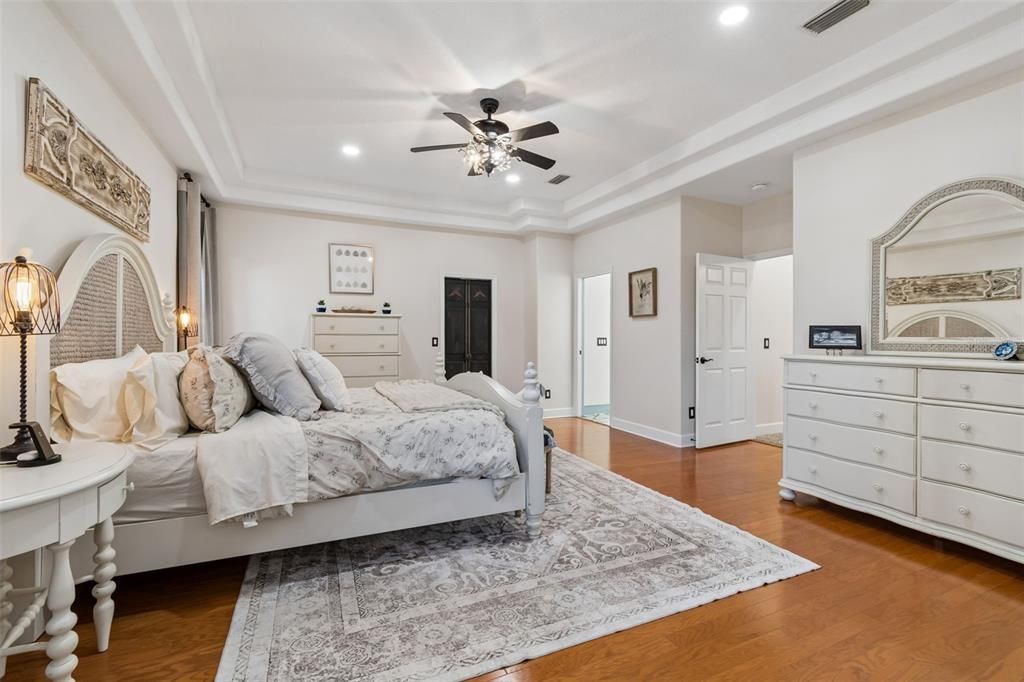 For Sale: $1,399,900 (5 beds, 4 baths, 3780 Square Feet)