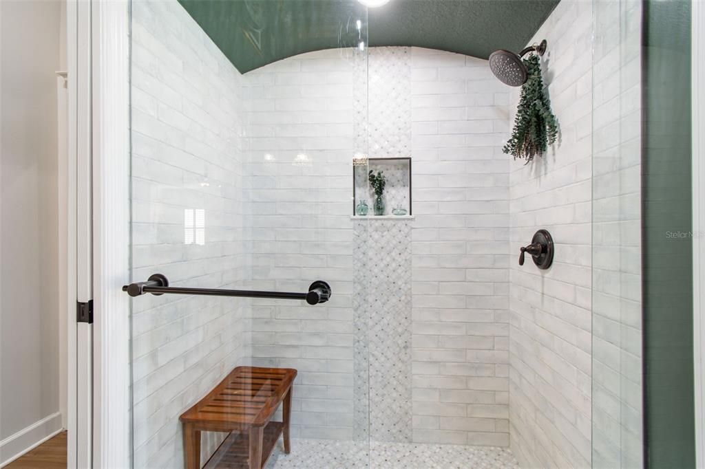 For Sale: $1,399,900 (5 beds, 4 baths, 3780 Square Feet)